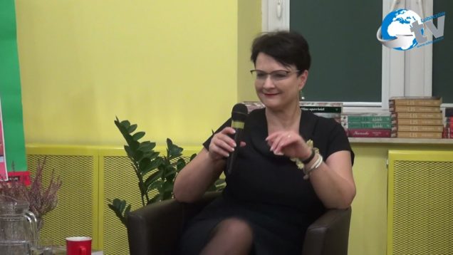 Spotkanie autorskie z Agnieszką Lis w MBP w Cieszanowie cz 1