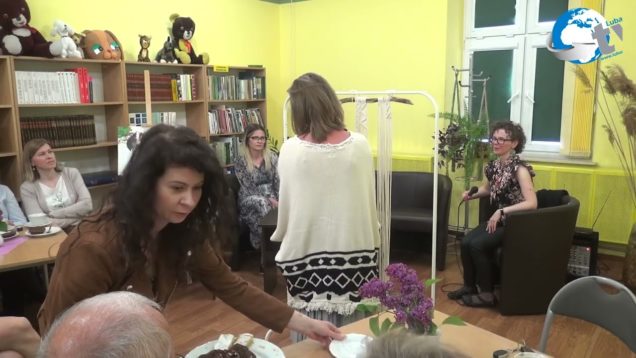 Wernisaż wystawy ”Sznurek i haft podbija świat” w MBP w Cieszanowie