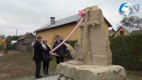 Uroczystość odsłonięcia i poświęcenia Pomnika w Niemstowie.