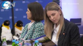 Polki chętniej rodzą dzieci, wiedząc, że mogą szybciej wrócić na rynek pracy.